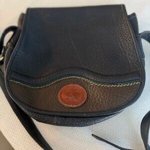 Vintage Dooney and Bourke Teton Saddle Flap bag in Navy Blue